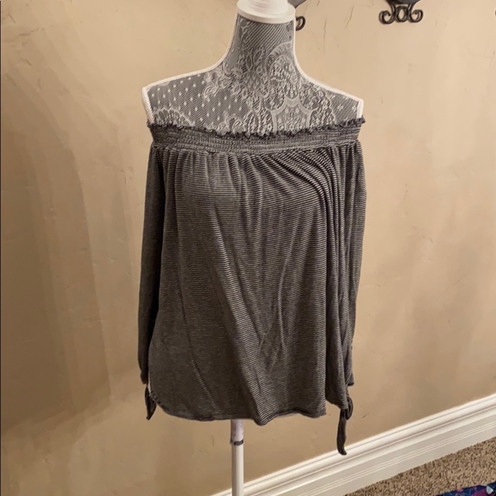 Off the shoulder long sleeve